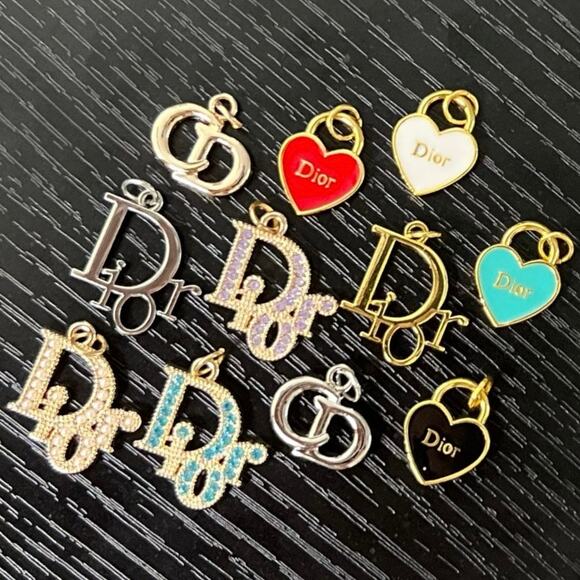 Lot Of 11 CD Zipper Pull Button Charms - Picture 1 of 1